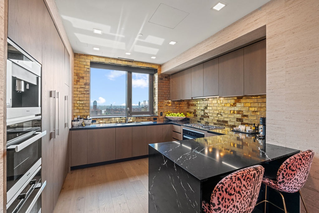 200 East 21st Street, Unit 19A Manhattan, NY 10010 - Photo 6 of 22