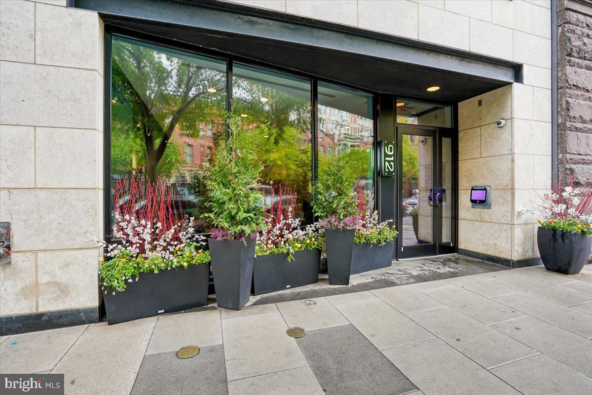 912 F Street Northwest, Unit 709 Washington, DC 20004 - Photo 21 of 28