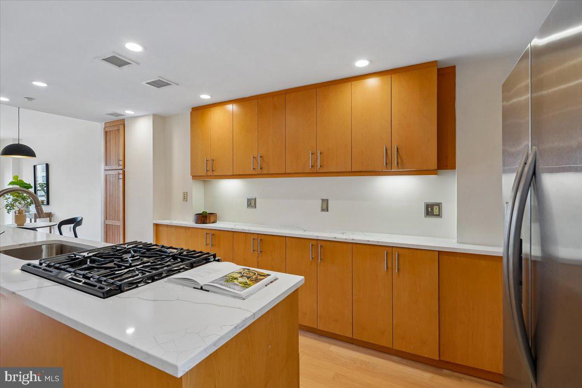 912 F Street Northwest, Unit 709 Washington, DC 20004 - Photo 8 of 28