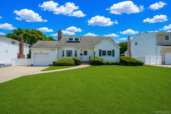 $650,000 | 66 Henry Avenue, Babylon, NY 11702