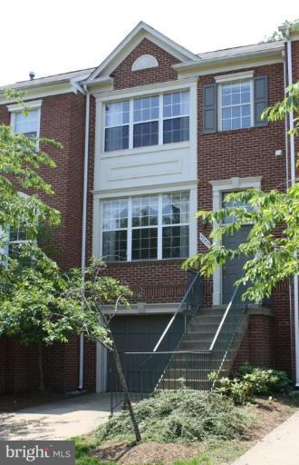 12011 Edgemere Circle Reston, VA 20190 - Photo 1 of 15 Exterior (Main)