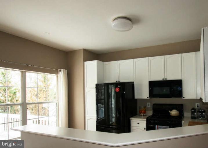 12011 Edgemere Circle Reston, VA 20190 - Photo 4 of 15 Kitchen