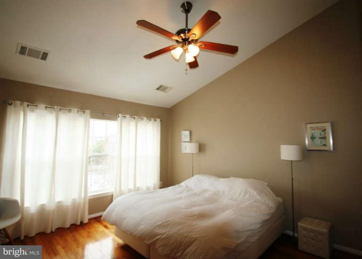 12011 Edgemere Circle Reston, VA 20190 - Photo 10 of 15 Bedroom (Master)