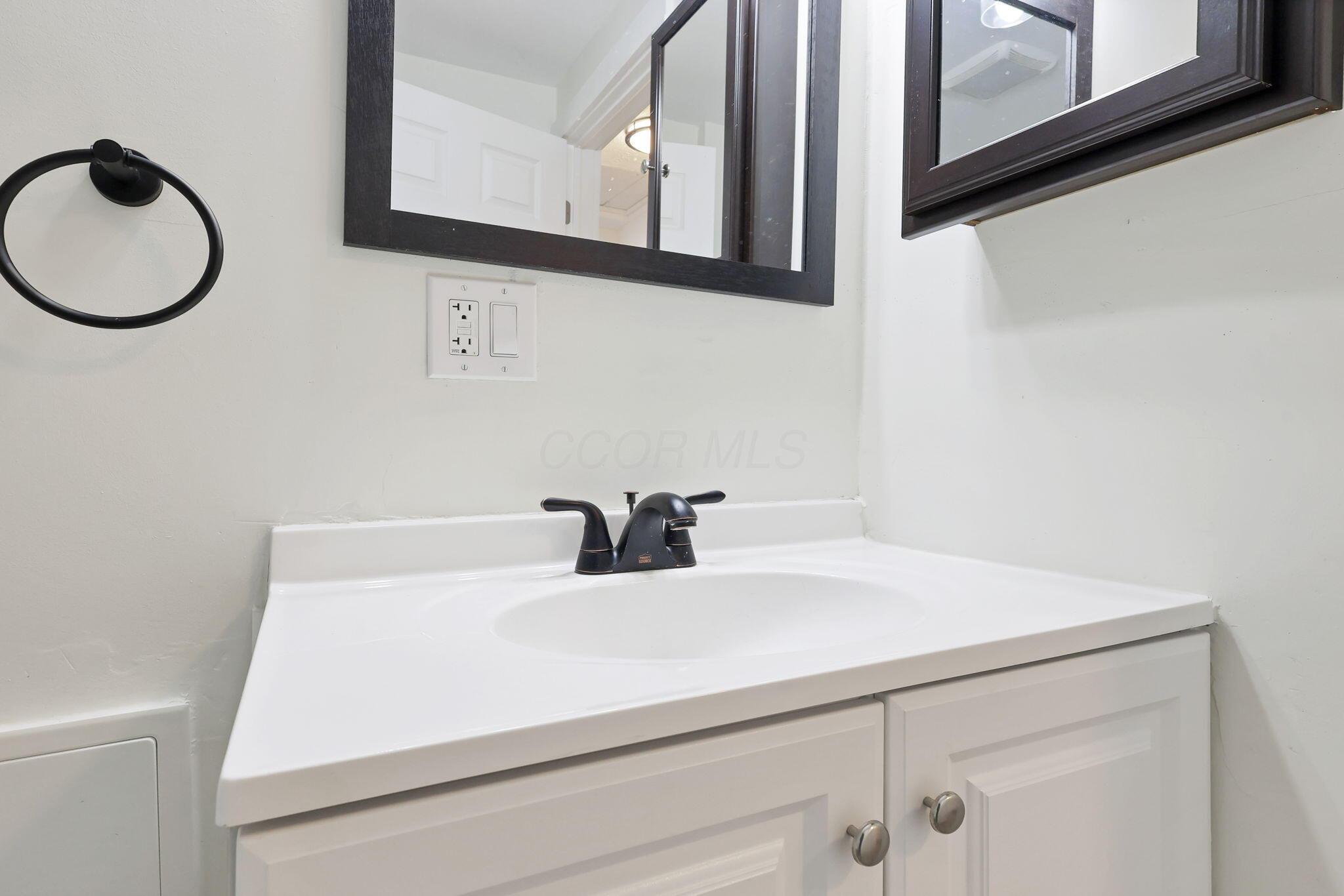 437 Stockbridge Road Columbus, OH 43207 - Photo 16 of 35 18-web-or-mls-G02A9947