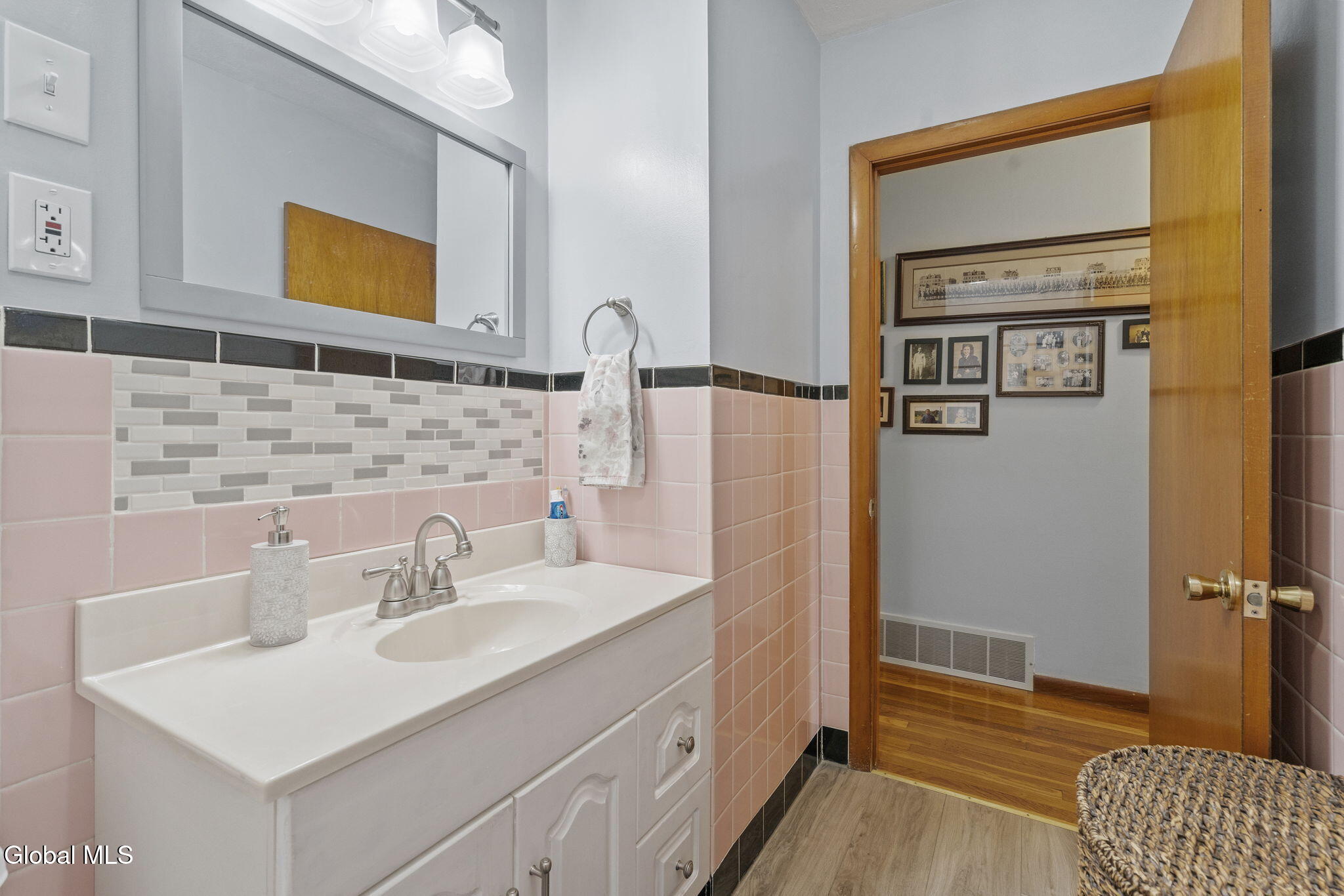 854 Queen Anne Road Florida, NY 12010 - Photo 24 of 60 51-web-or-mls-854-queen-anne-rd