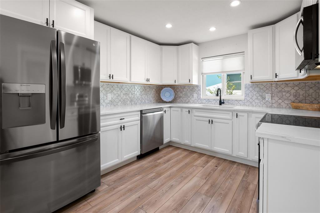 331 Tralee Street Largo, FL 33770 - Photo 11 of 38