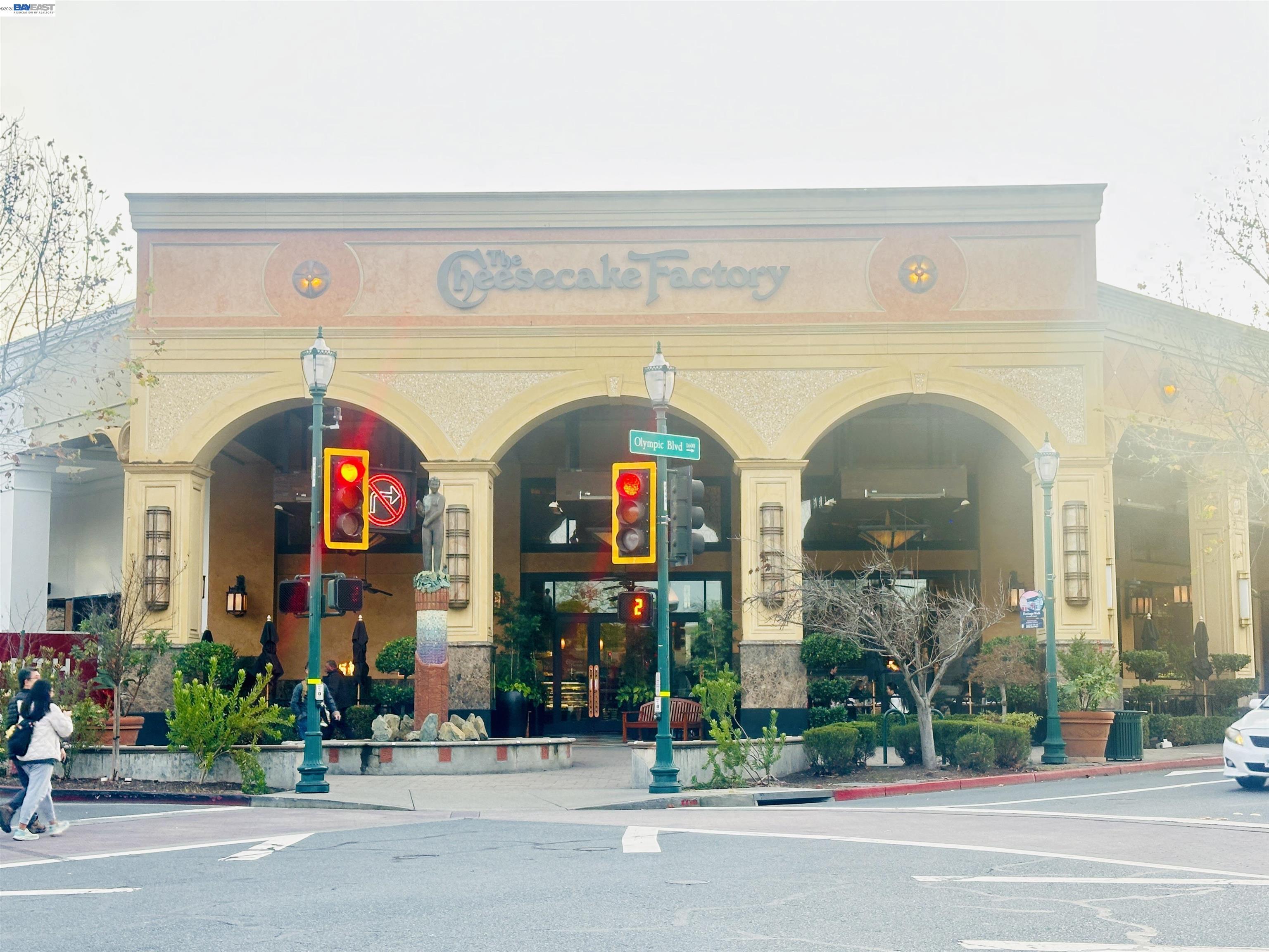 320 North Villa Way Walnut Creek, CA 94595 - Photo 35 of 36 front view of a building