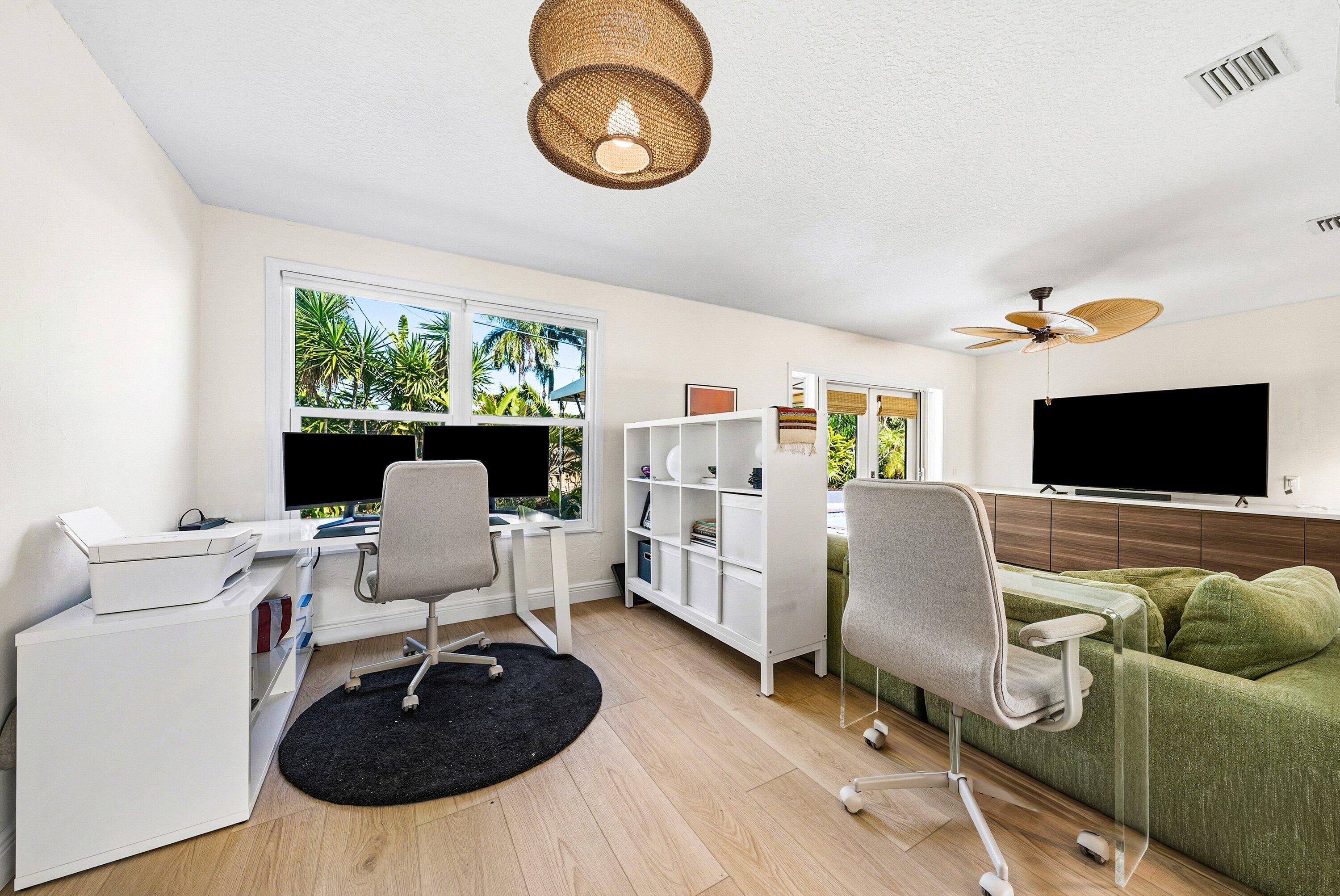 435 Northeast 35th Street Boca Raton, FL 33431 - Photo 15 of 63 Office Space/Den Area