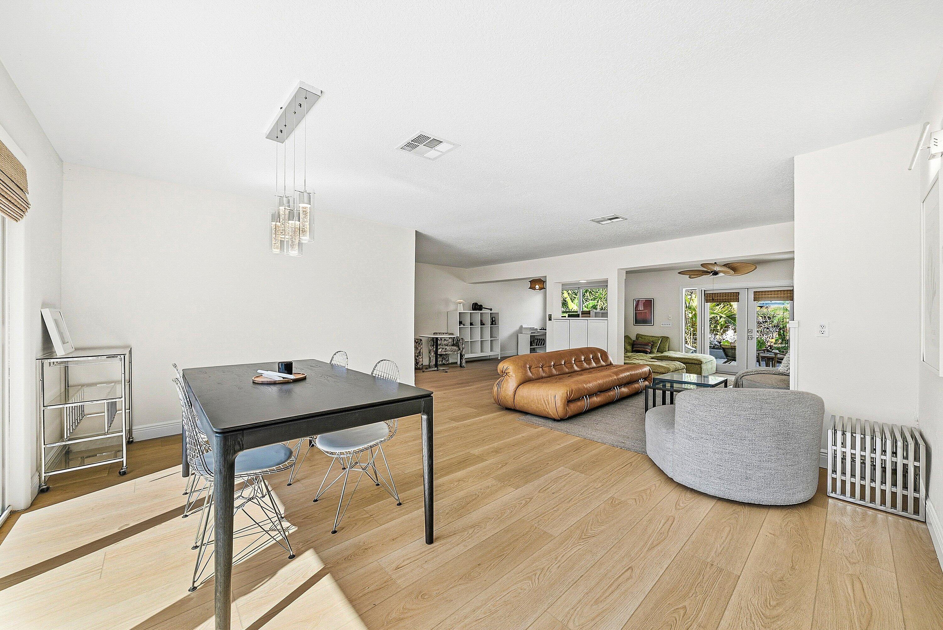 435 Northeast 35th Street Boca Raton, FL 33431 - Photo 7 of 63 Living Room