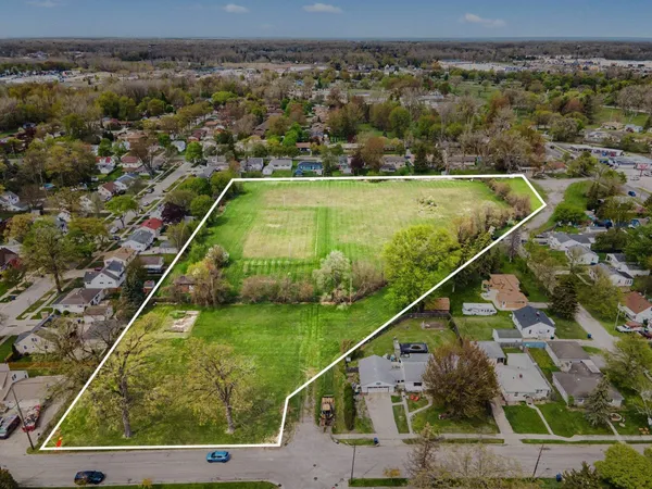 $199,900 | 1301 North Henry Street, Bay City, MI 48706