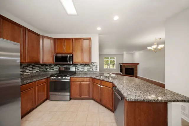 $439,900 | 1410 Brownstone Place, Schaumburg, IL 60193