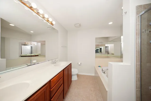 $439,900 | 1410 Brownstone Place, Schaumburg, IL 60193