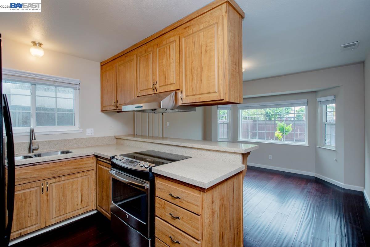 328 Sand Beach Road Alameda, CA 94501 - Photo 16 of 40