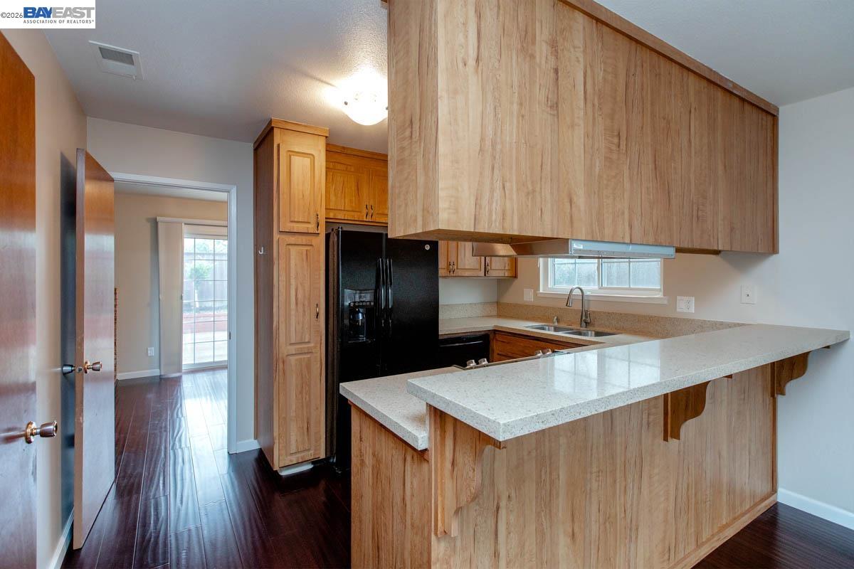 328 Sand Beach Road Alameda, CA 94501 - Photo 18 of 40