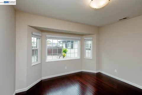 $995,000 | 328 Sand Beach Road, Alameda, CA 94501