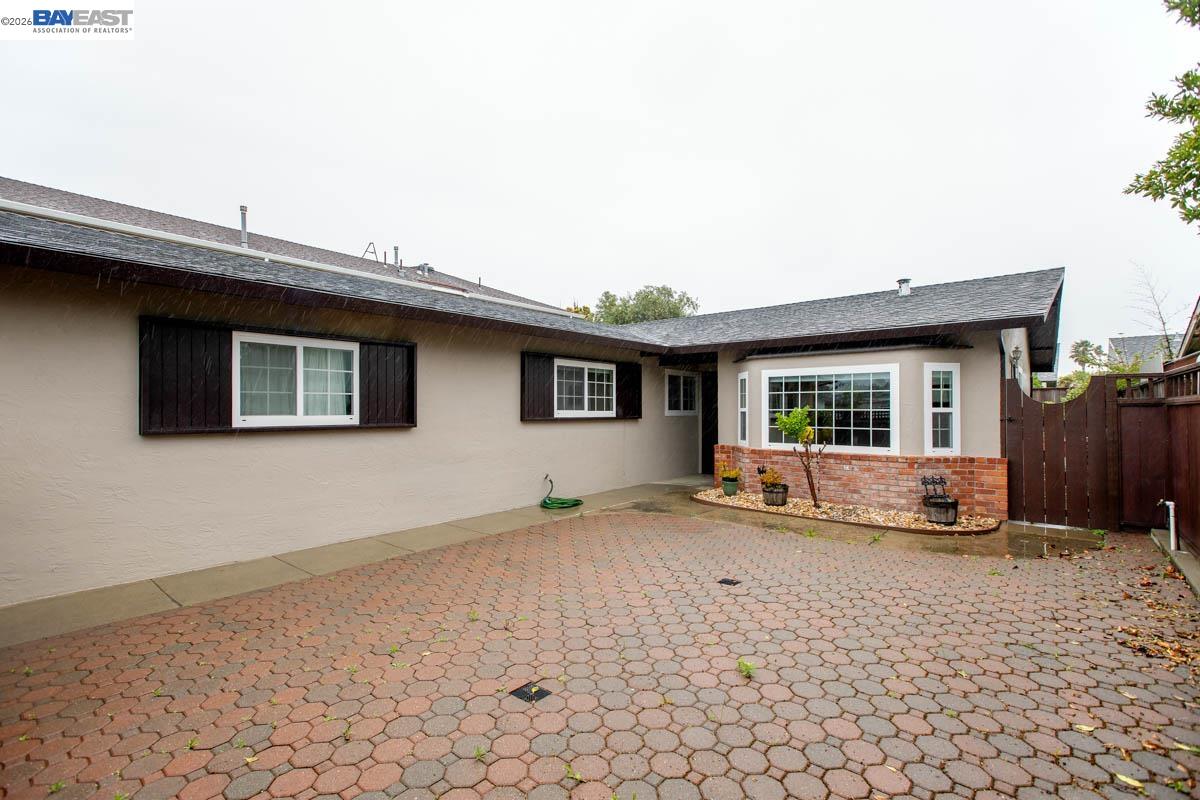 328 Sand Beach Road Alameda, CA 94501 - Photo 3 of 40