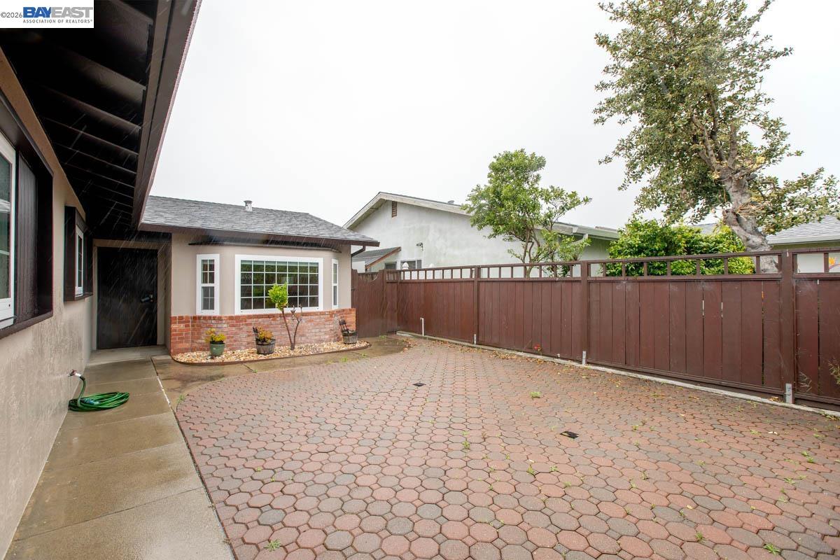 328 Sand Beach Road Alameda, CA 94501 - Photo 4 of 40