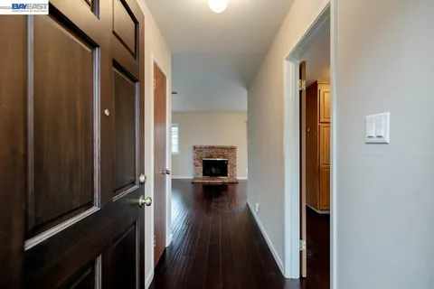 $995,000 | 328 Sand Beach Road, Alameda, CA 94501