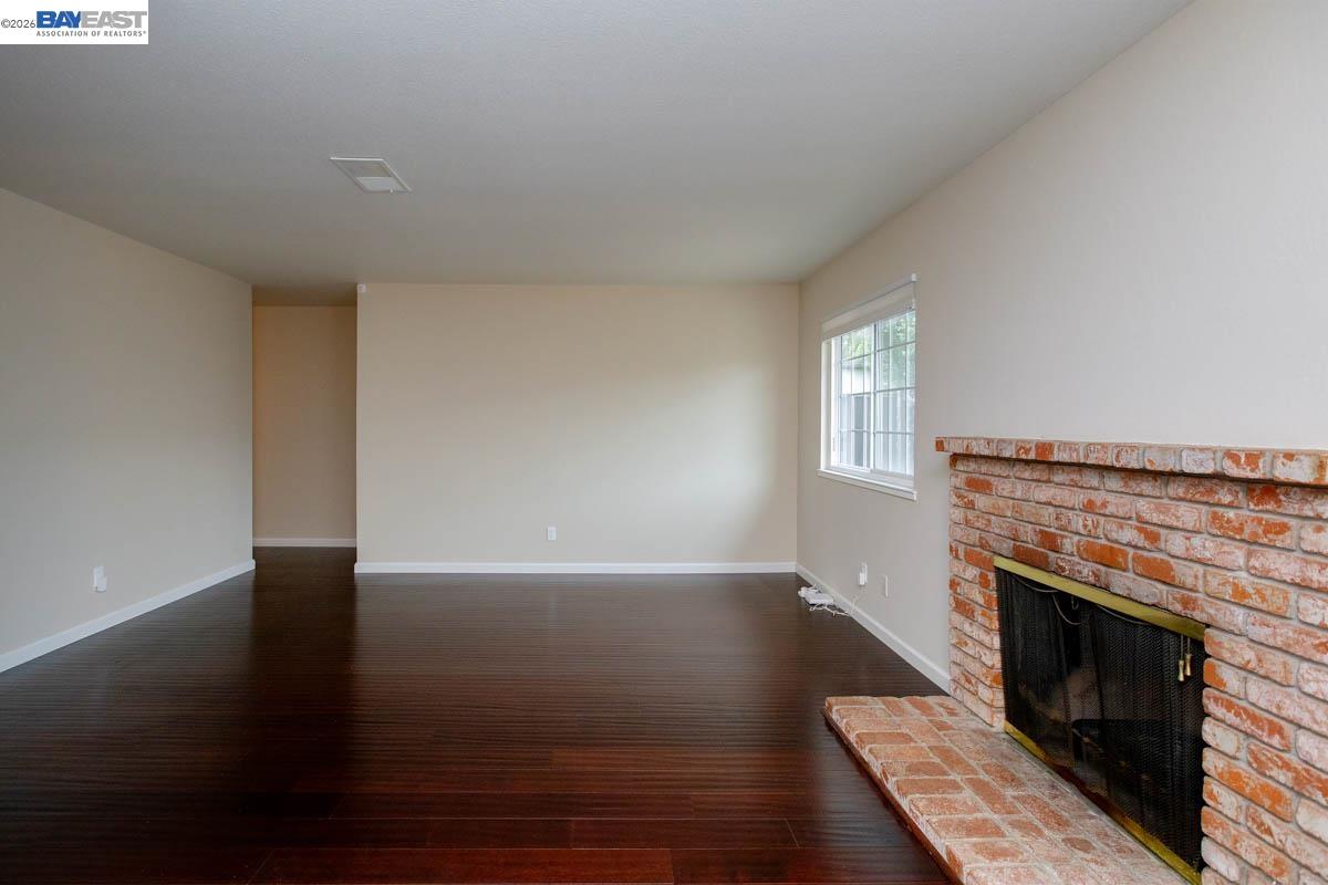 328 Sand Beach Road Alameda, CA 94501 - Photo 9 of 40