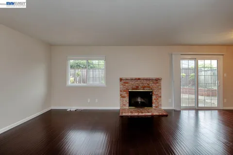 $995,000 | 328 Sand Beach Road, Alameda, CA 94501