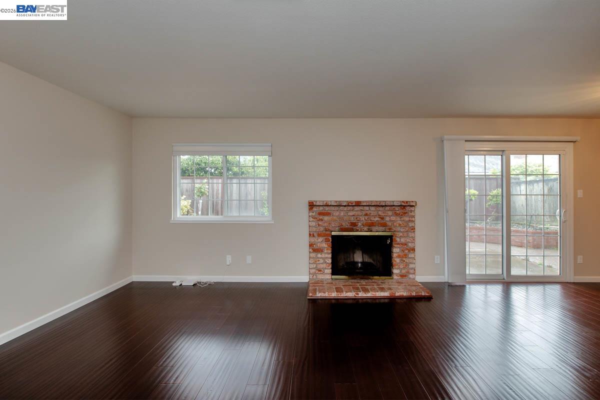 328 Sand Beach Road Alameda, CA 94501 - Photo 10 of 40