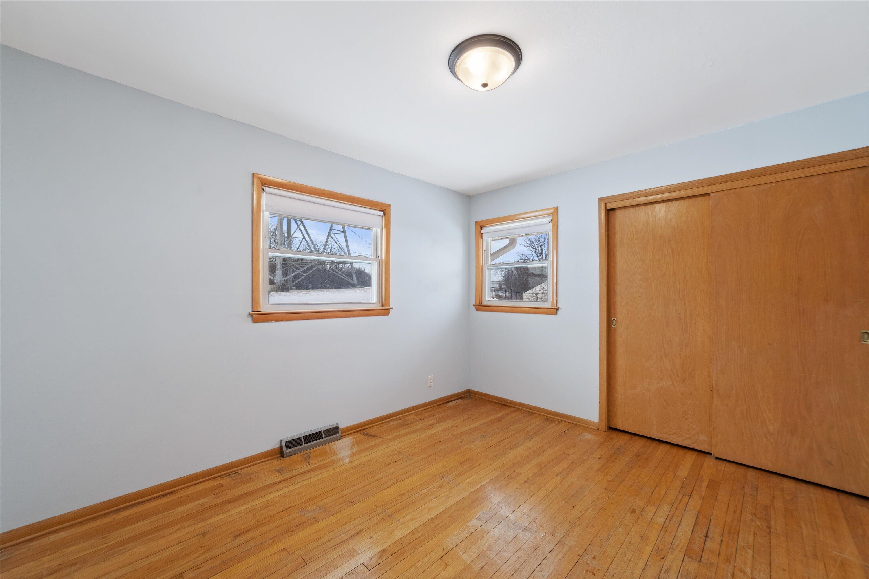 9531 West Langlade Street Milwaukee, WI 53225 - Photo 16 of 27 09-P1293930