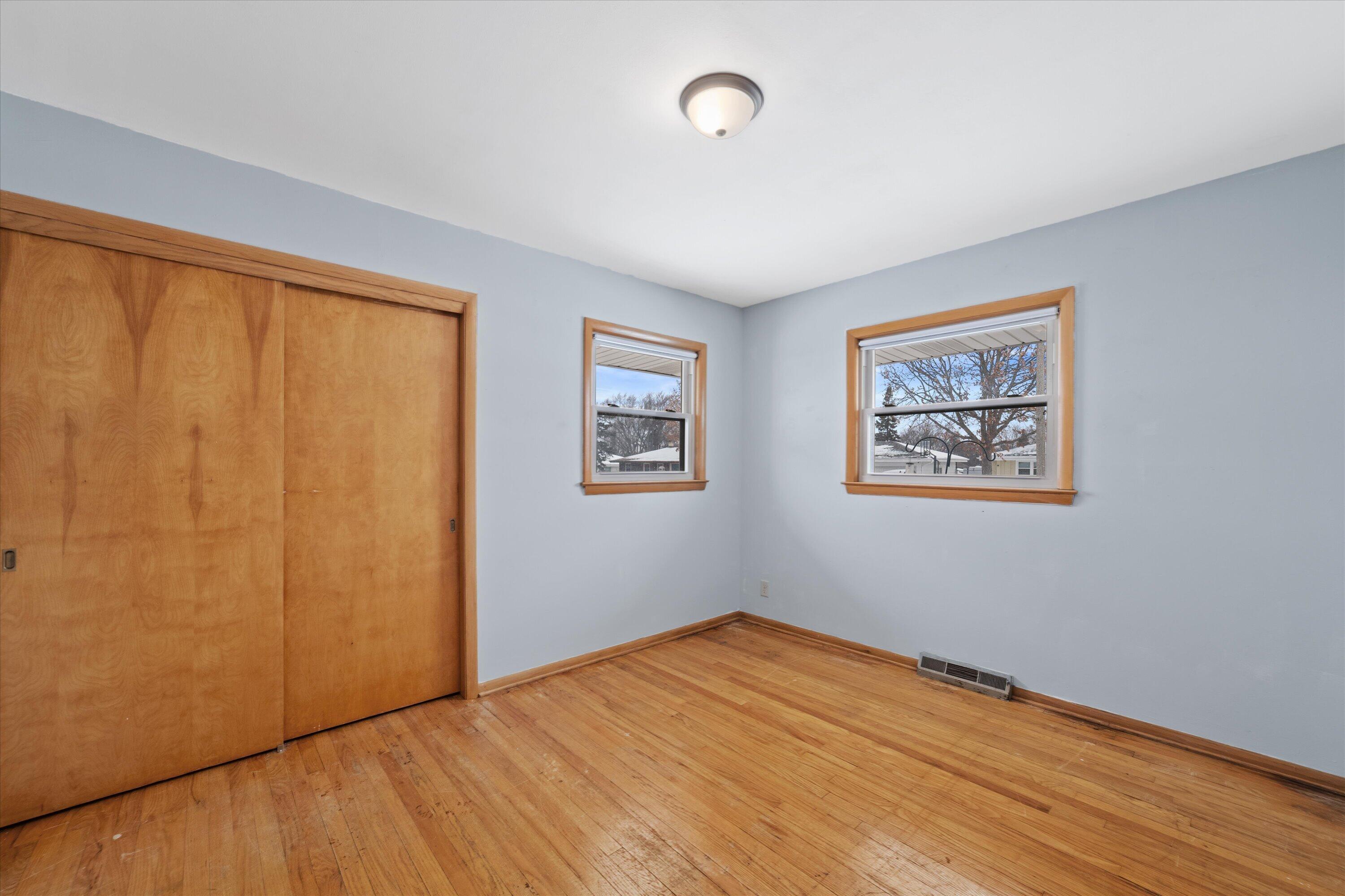 9531 West Langlade Street Milwaukee, WI 53225 - Photo 17 of 27 17-P1293963