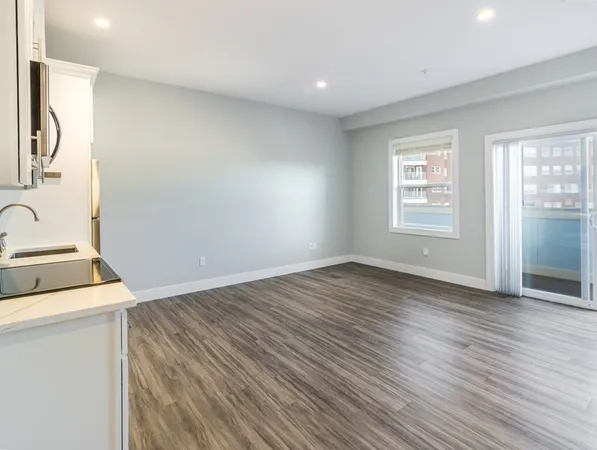 $2,300 | 163 Nantasket Avenue, Unit 414, Hull, MA 02045