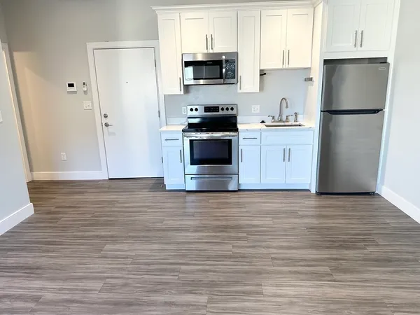 $2,300 | 163 Nantasket Avenue, Unit 414, Hull, MA 02045