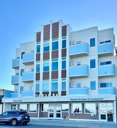 $2,300 | 163 Nantasket Avenue, Unit 414, Hull, MA 02045