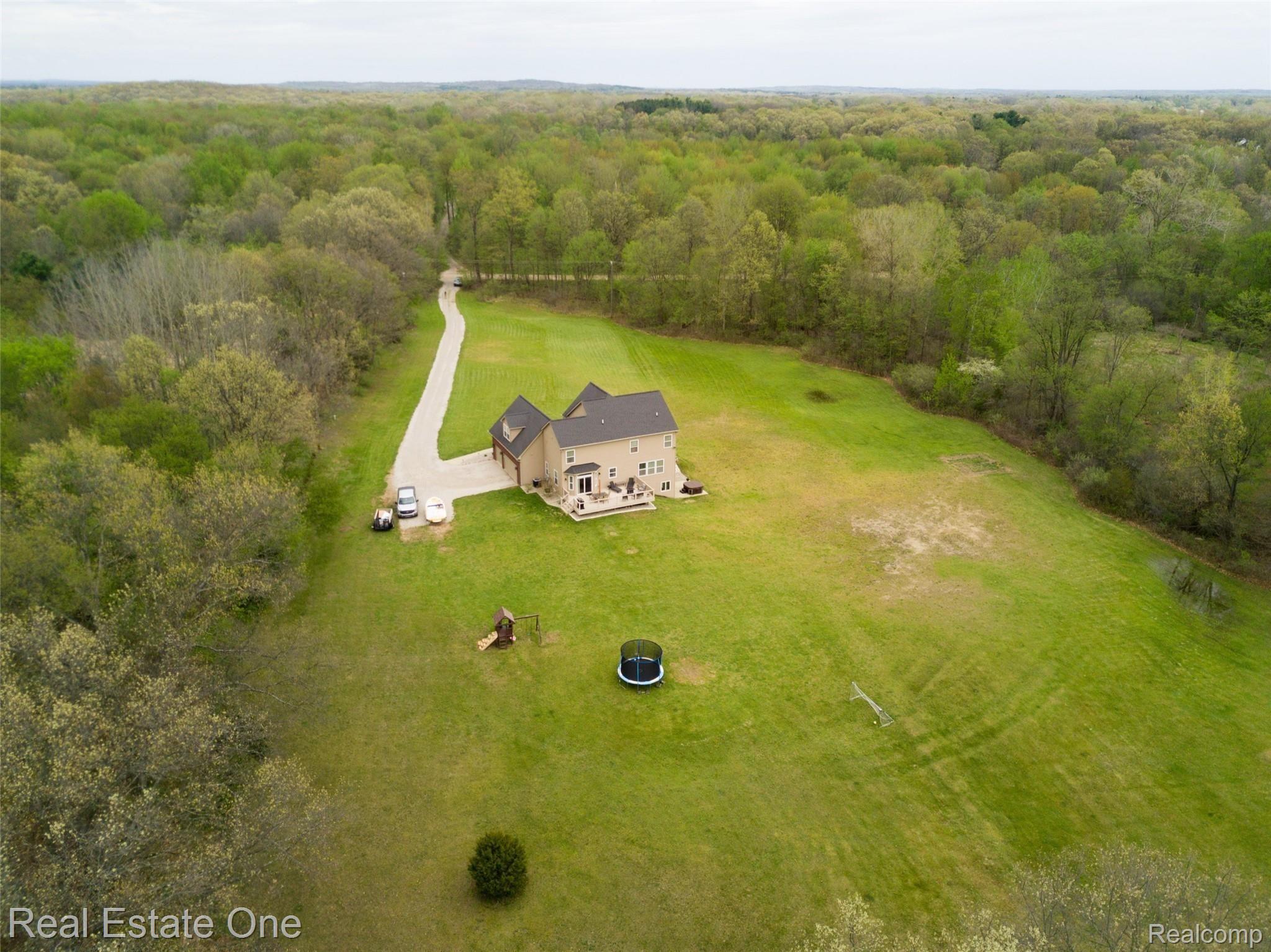 8110 Chambers Road Pinckney, MI 48169 - Photo 64 of 73 DJI_0404.jpg