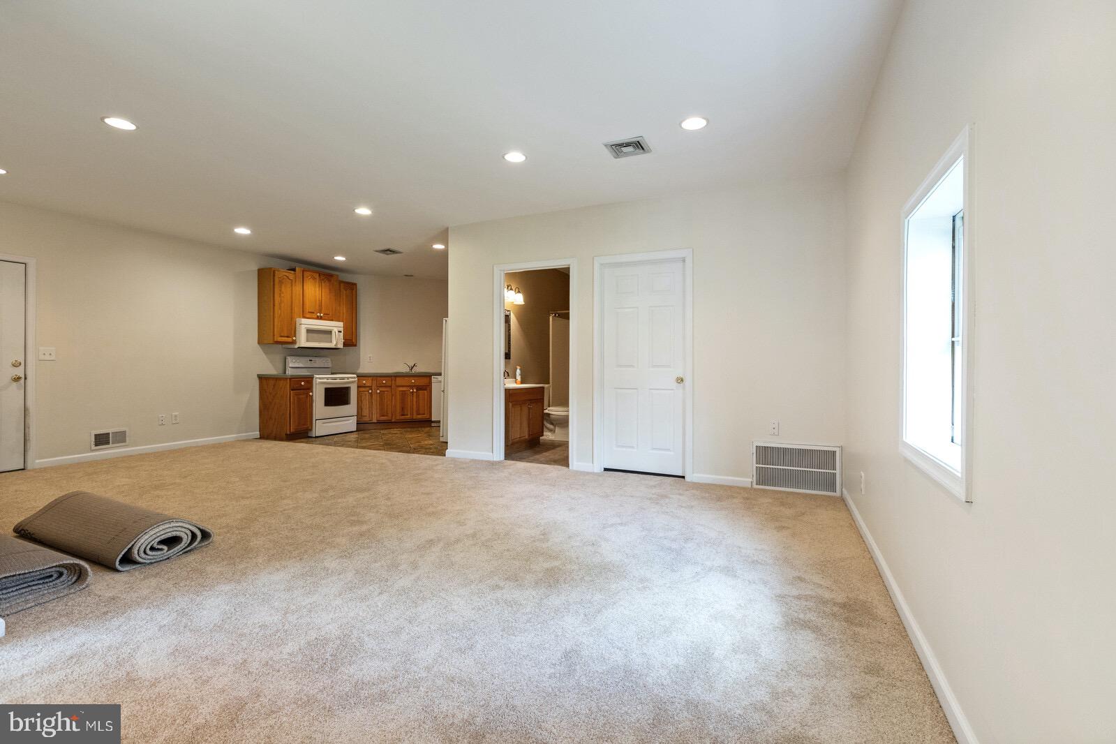 147 Chesterfield Jacobstown Road Wrightstown, NJ 08562 - Photo 38 of 52 Gallery Image 38