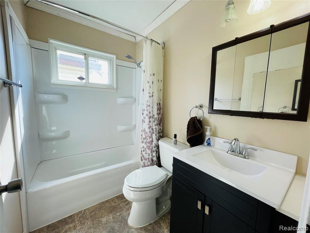 2516 James Road Auburn Hills, MI 48326 - Photo 16 of 33