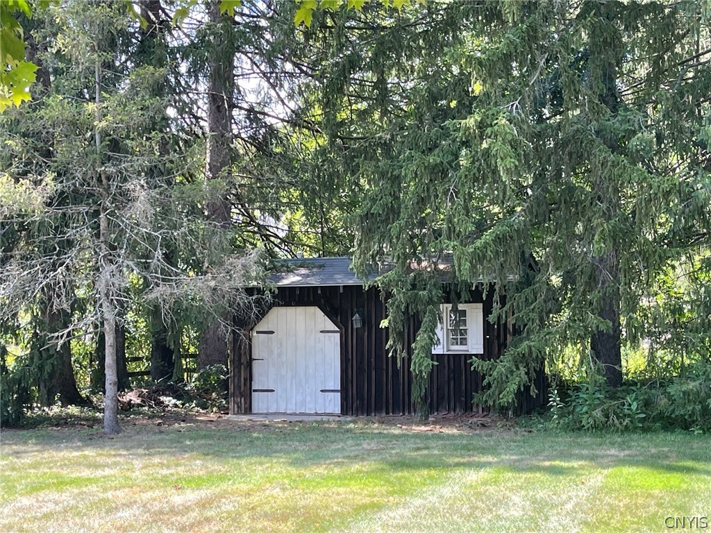 17 Castle Street Vernon, NY 13421 - Photo 9 of 41 Storage shed