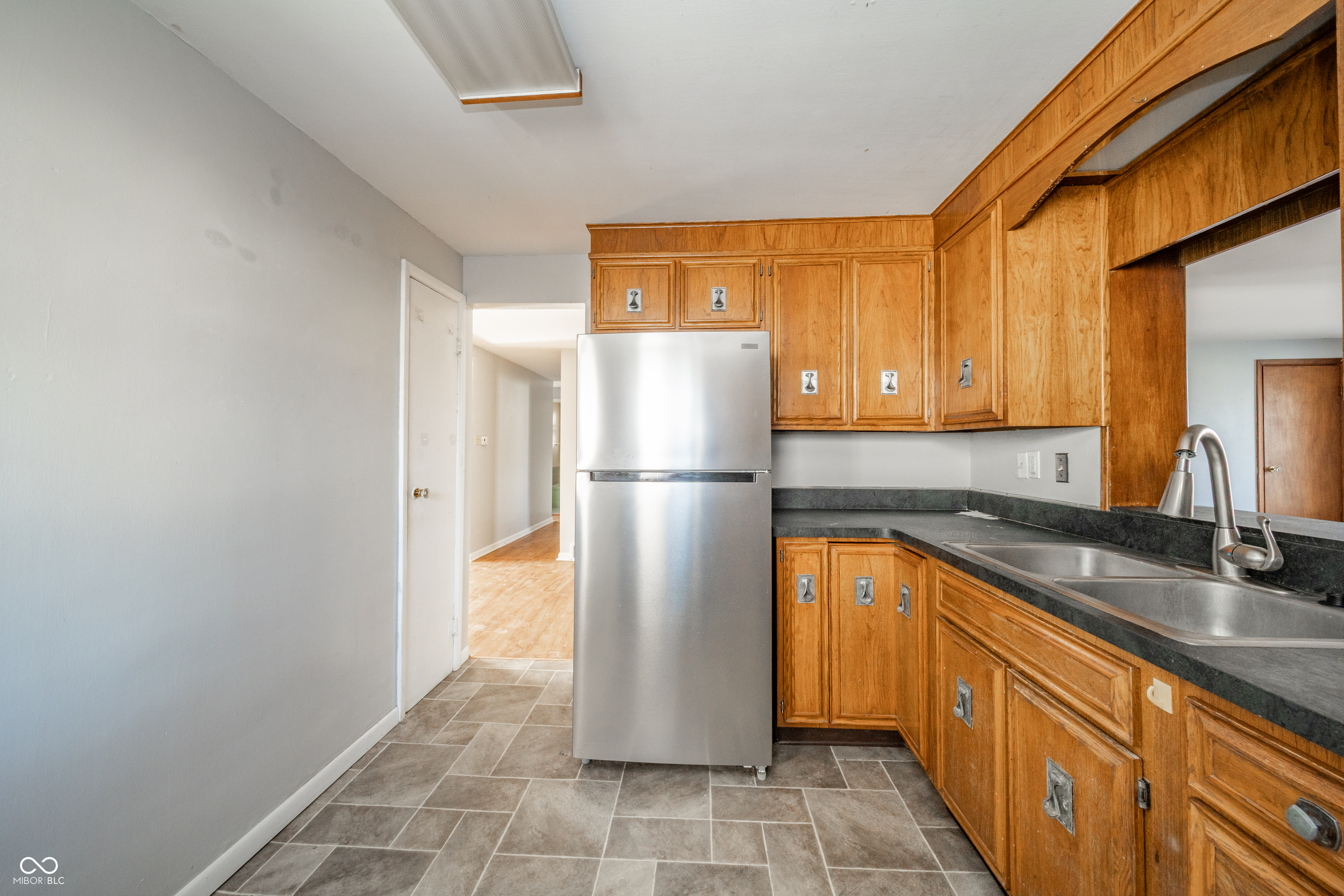 208 Elva Street Anderson, IN 46013 - Photo 11 of 36