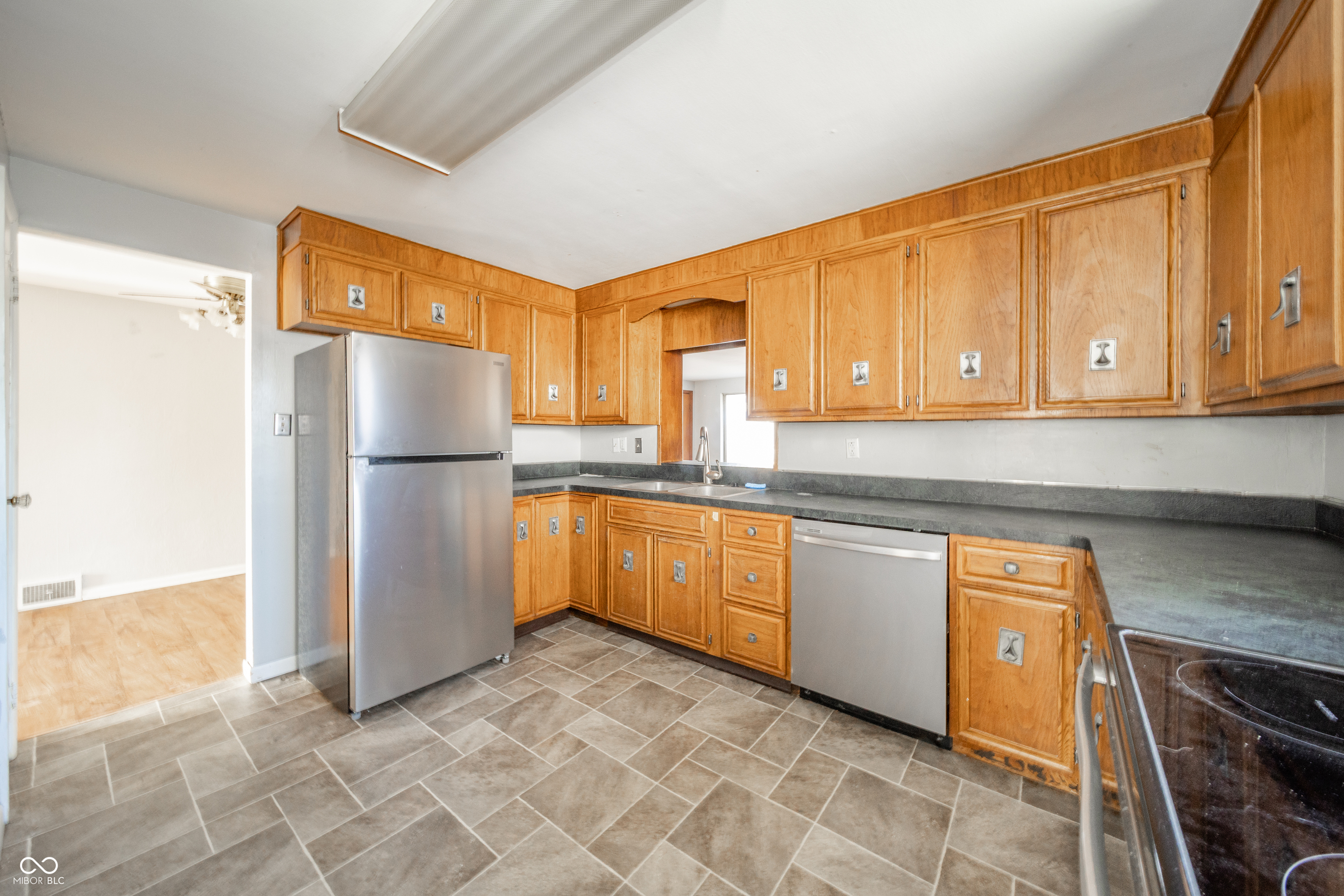 208 Elva Street Anderson, IN 46013 - Photo 12 of 36