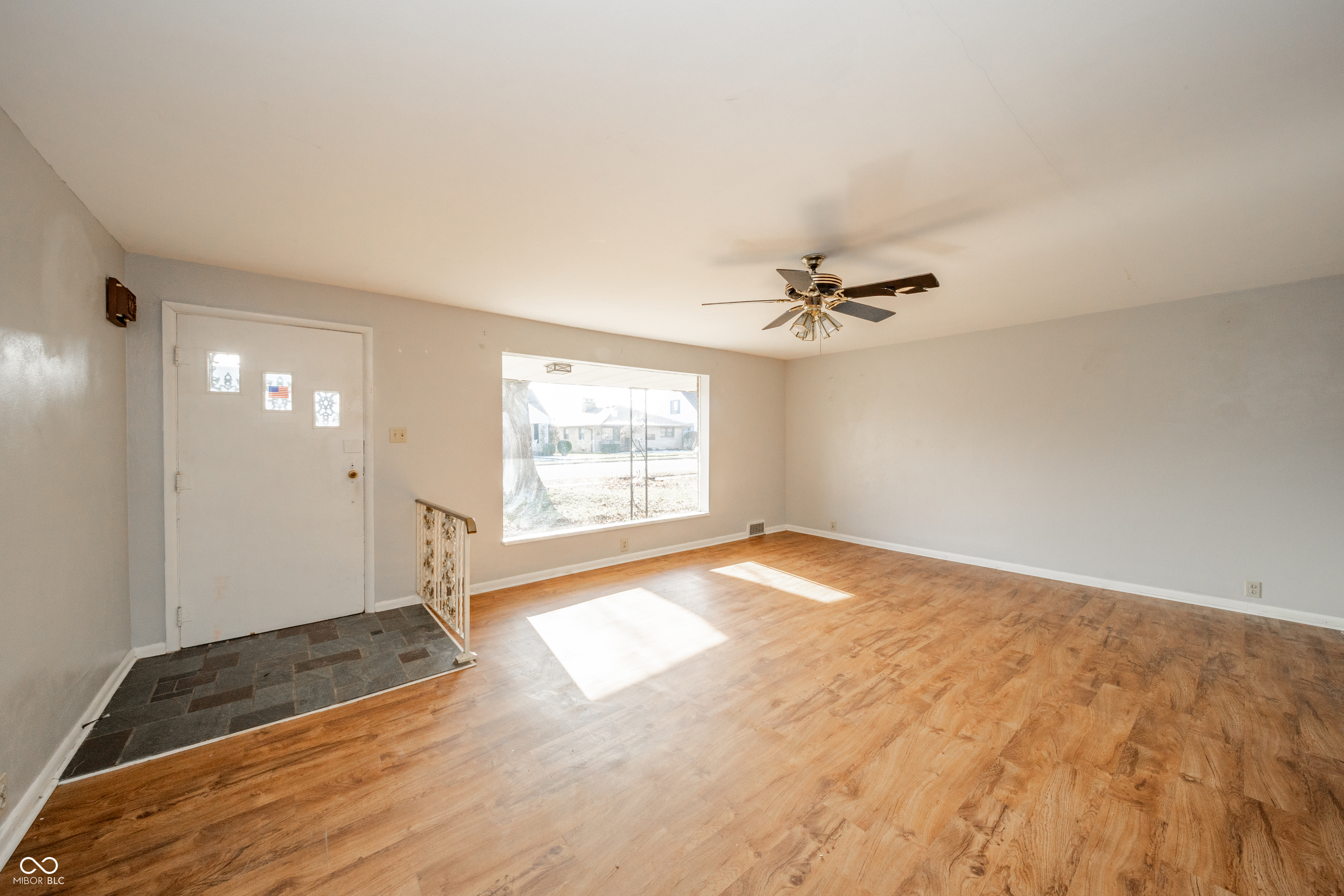 208 Elva Street Anderson, IN 46013 - Photo 5 of 36