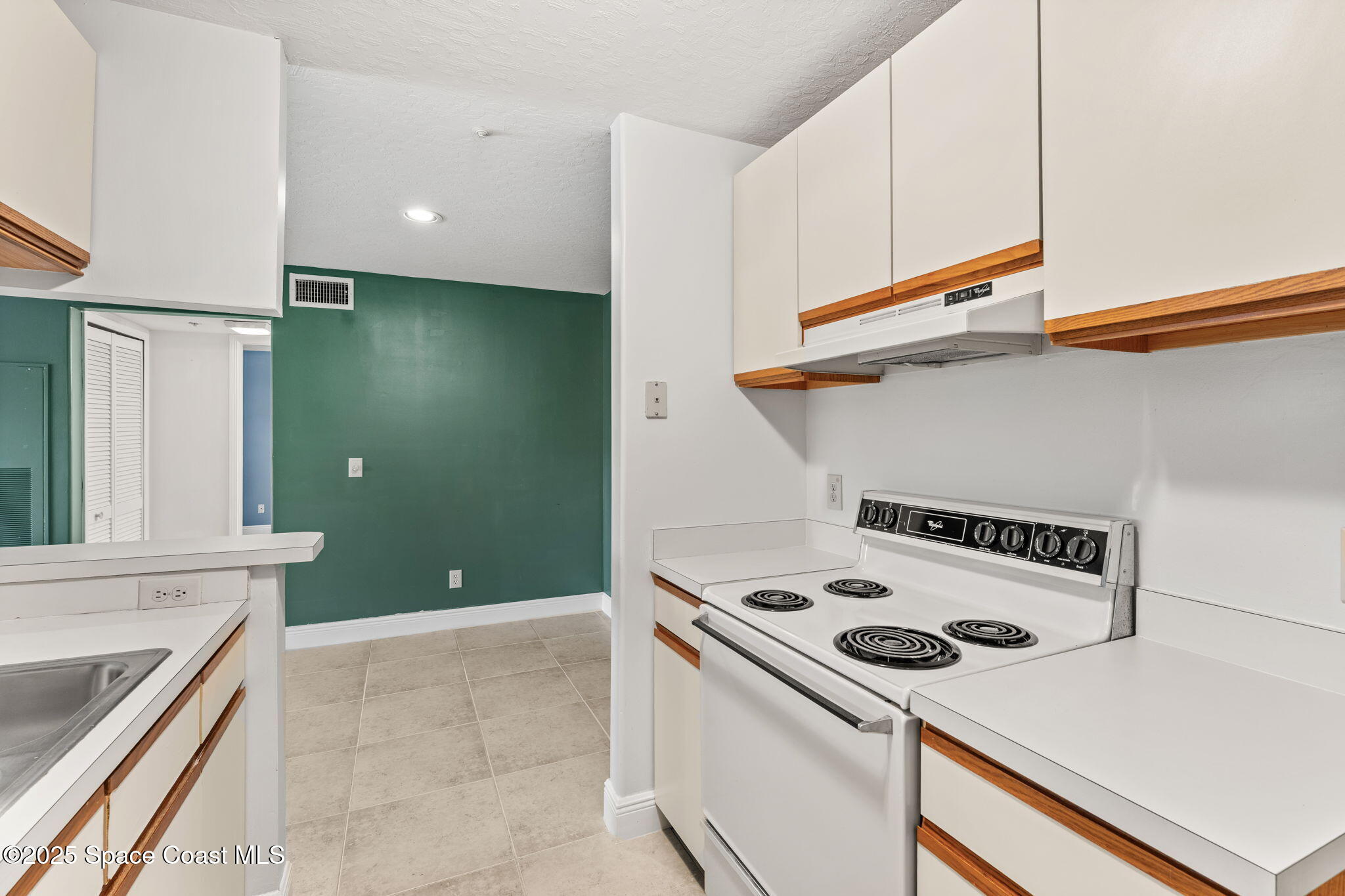 7667 North Wickham Road, Unit 712 Melbourne, FL 32940 - Photo 13 of 52 Kitchen