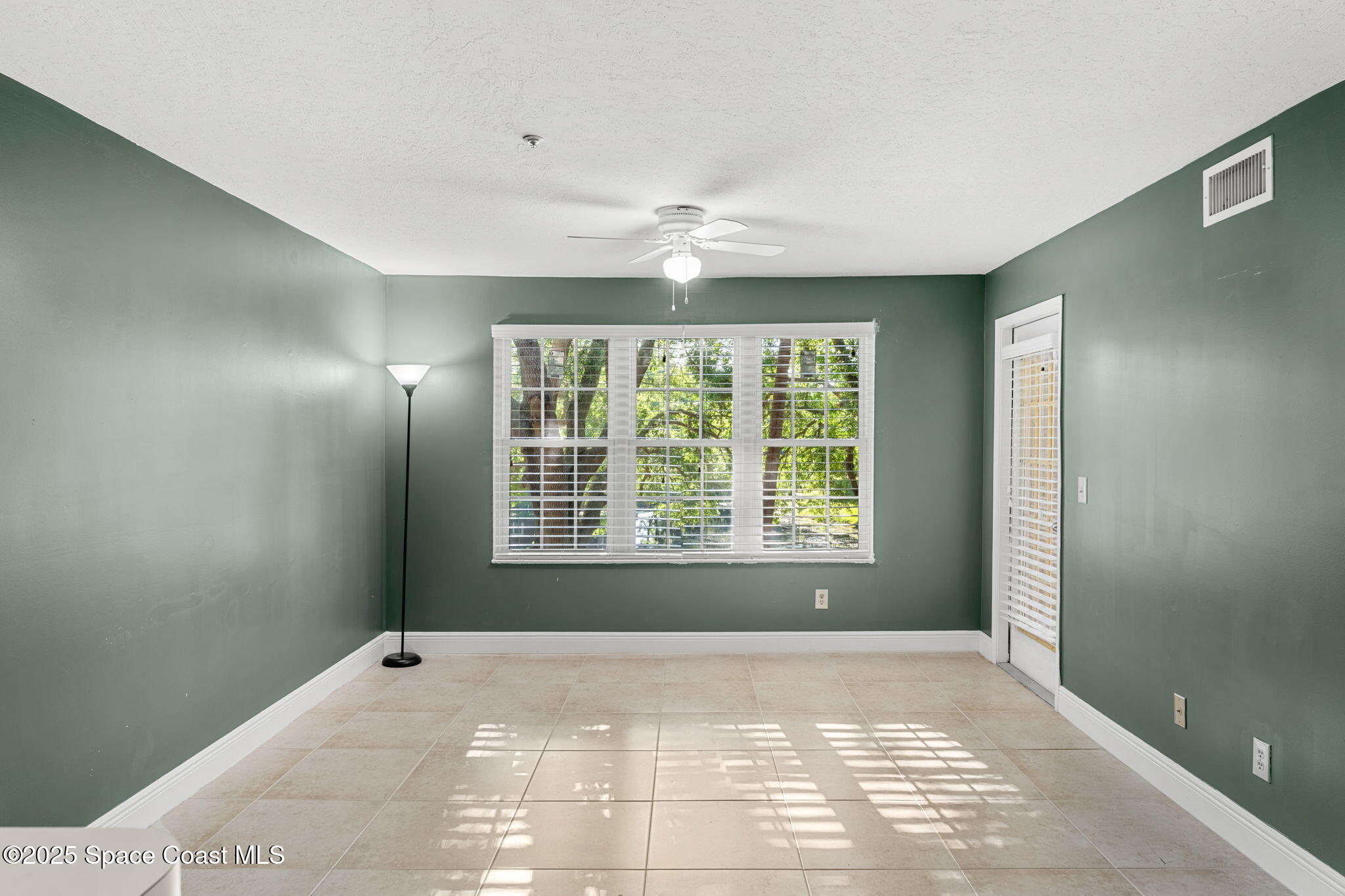 7667 North Wickham Road, Unit 712 Melbourne, FL 32940 - Photo 15 of 52 Living Room