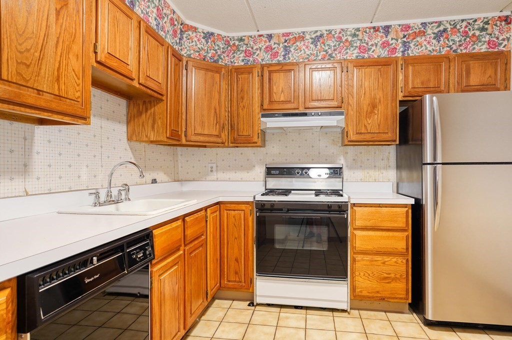 1550 Worcester Road, Unit 607 Framingham, MA 01702 - Photo 2 of 26