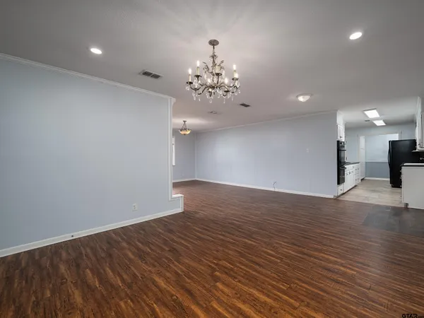 $310,000 | 300 Robert E Lee Drive, Tyler, TX 75703