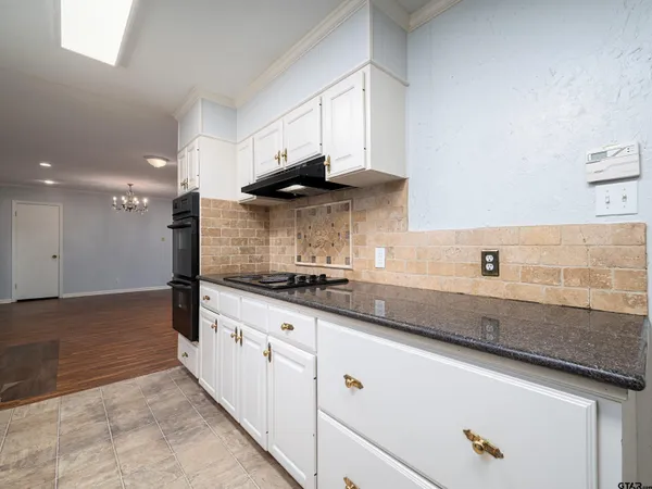 $310,000 | 300 Robert E Lee Drive, Tyler, TX 75703