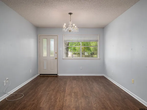 $310,000 | 300 Robert E Lee Drive, Tyler, TX 75703