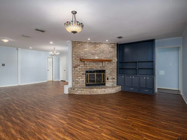 $310,000 | 300 Robert E Lee Drive, Tyler, TX 75703