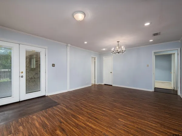 $310,000 | 300 Robert E Lee Drive, Tyler, TX 75703