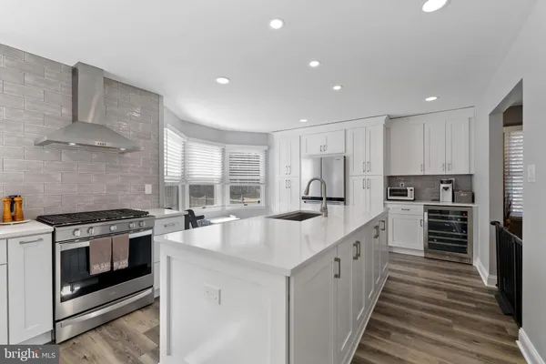 $825,000 | 13 Silver Lake Drive, Shamong, NJ 08088