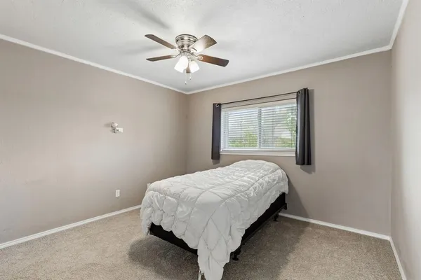$450,000 | 304 Lark Lane, Euless, TX 76039
