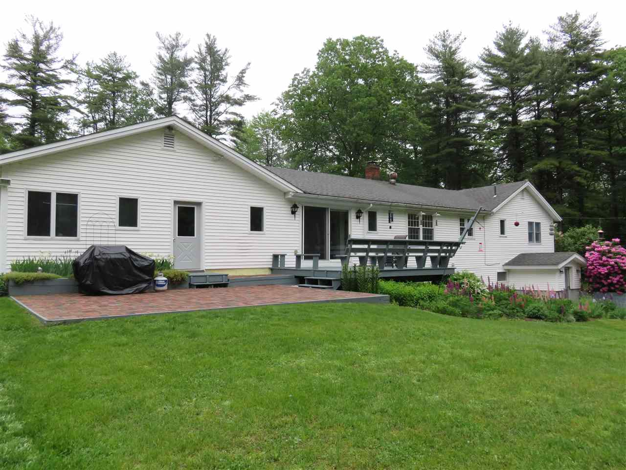 18 Hilltop Drive Rindge, NH 03461 - Photo 3 of 40