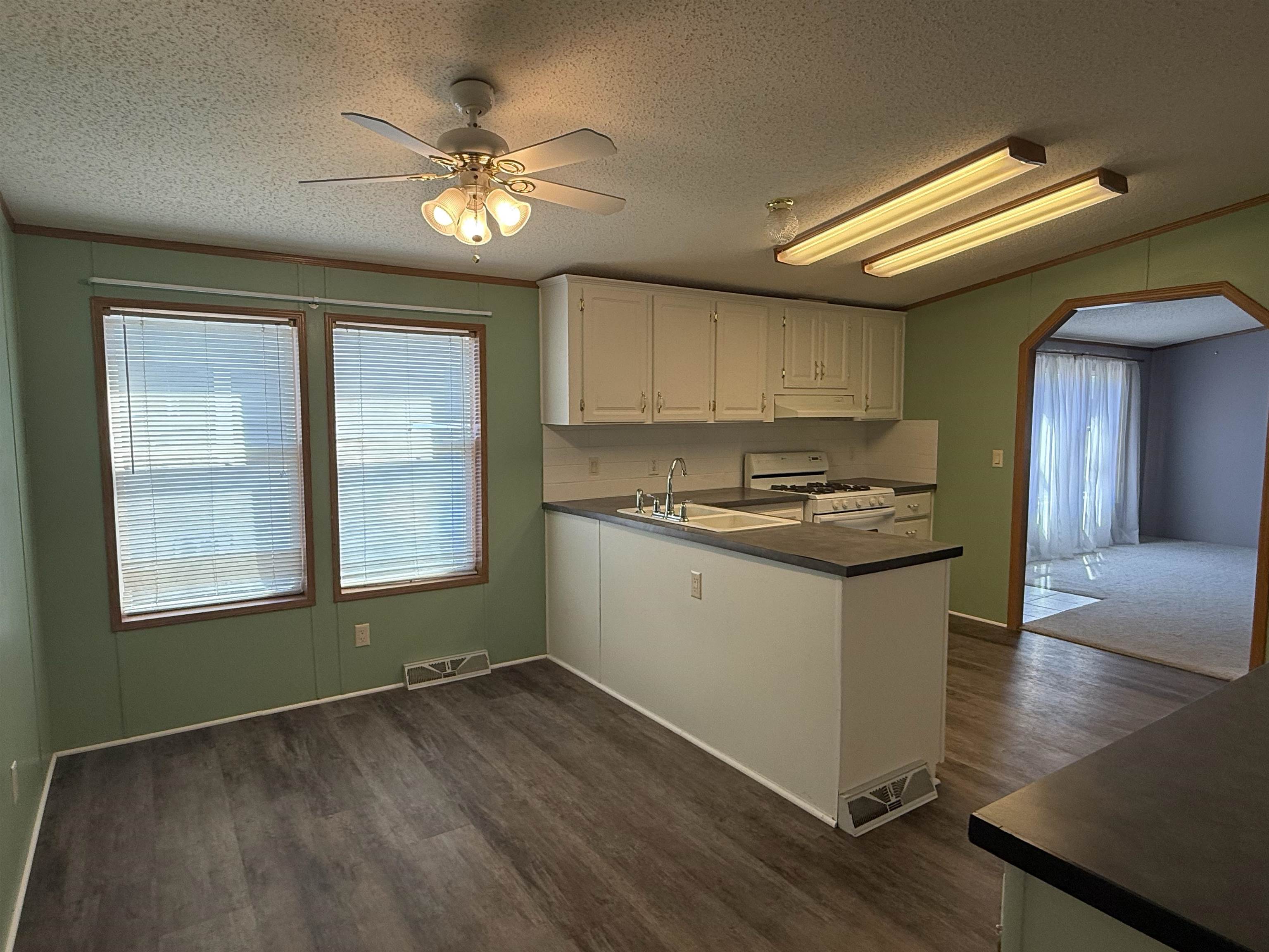 5683 Rockport Road Loves Park, IL 61111 - Photo 9 of 23