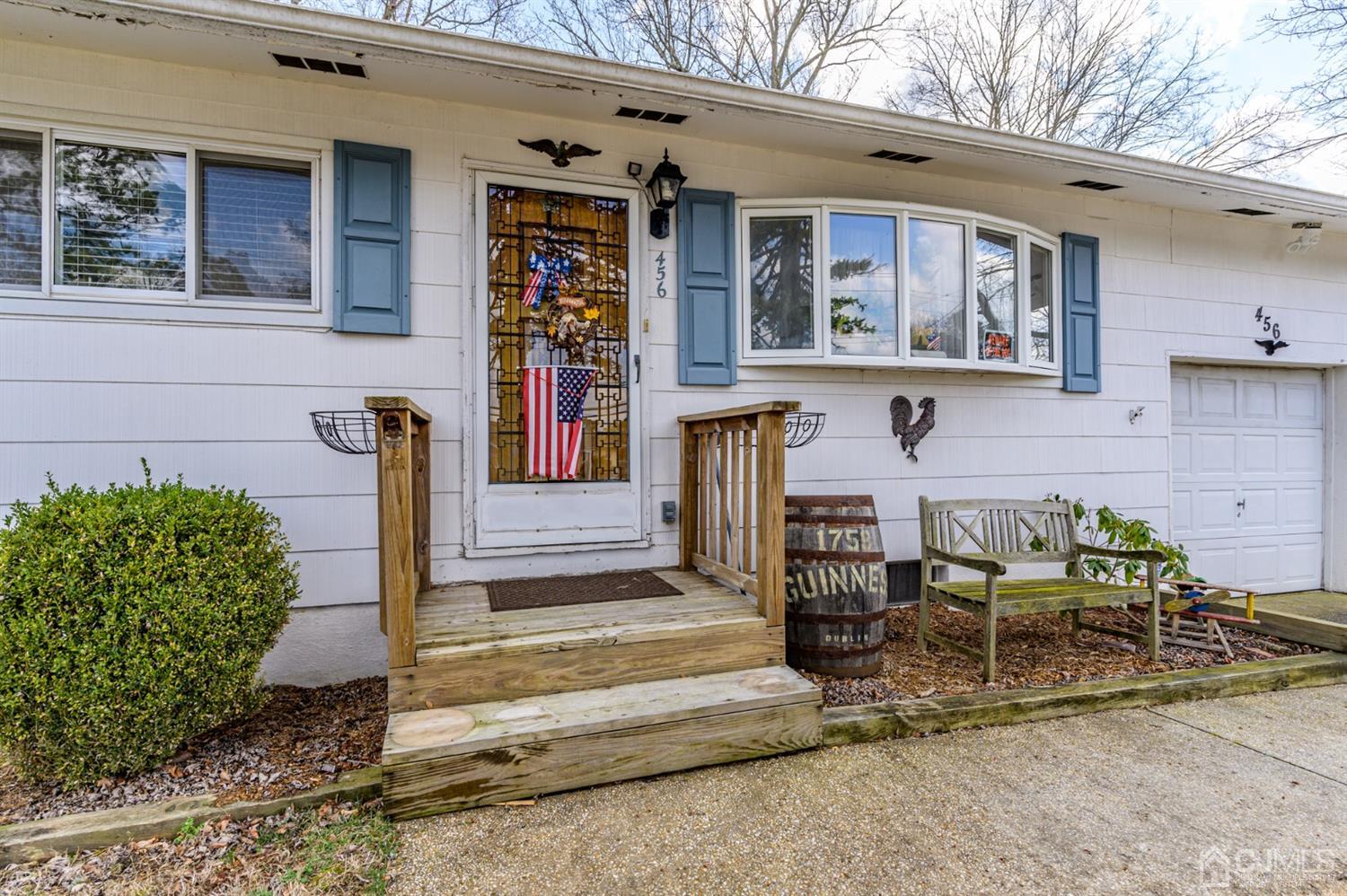 456 Dover Road Toms River, NJ 08757 - Photo 2 of 39 a front view of a house